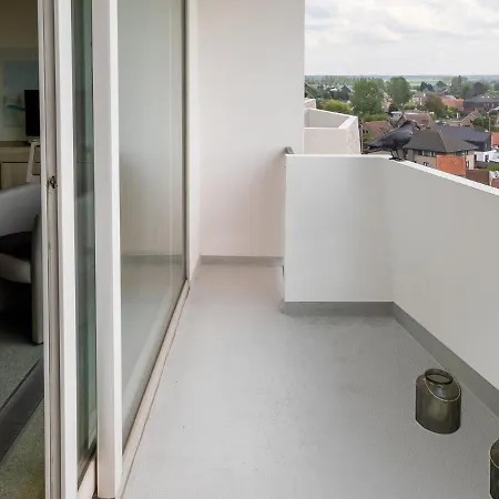 Apartamento Spacious Studio In With A Balcony De Haan